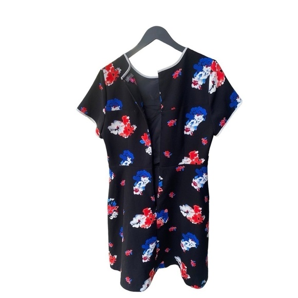 VINCE CAMUTO Traveling Blooms Fit-&-Flair Floral Dress in Rich Black Size: 10 - Picture 7 of 12